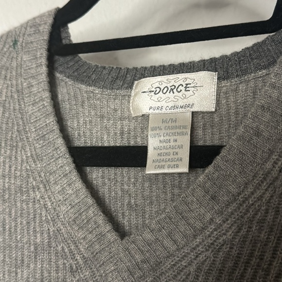 VINTAGE CASHMERE sweater - Picture 2 of 9